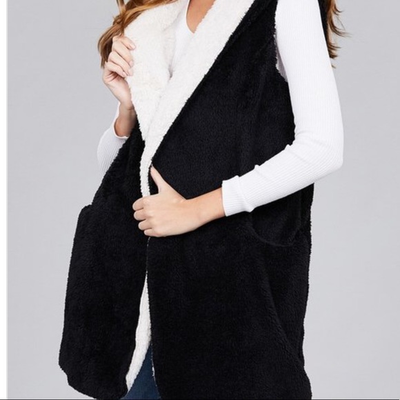 BLACK WHITE reversible FAUX FUR Vest - Hoodie - Picture 3 of 4